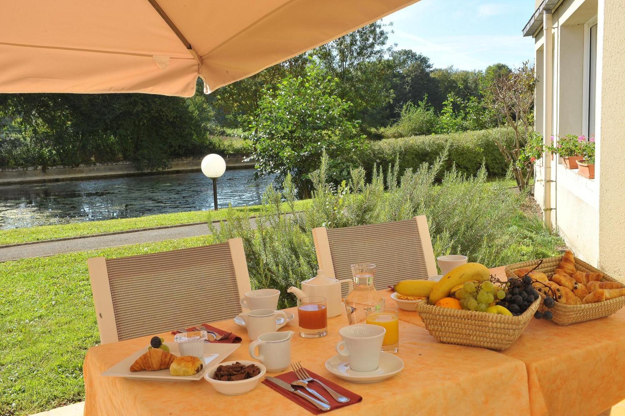 Logis Hotel Le Relais Du Moulin Valencay Ngoại thất bức ảnh