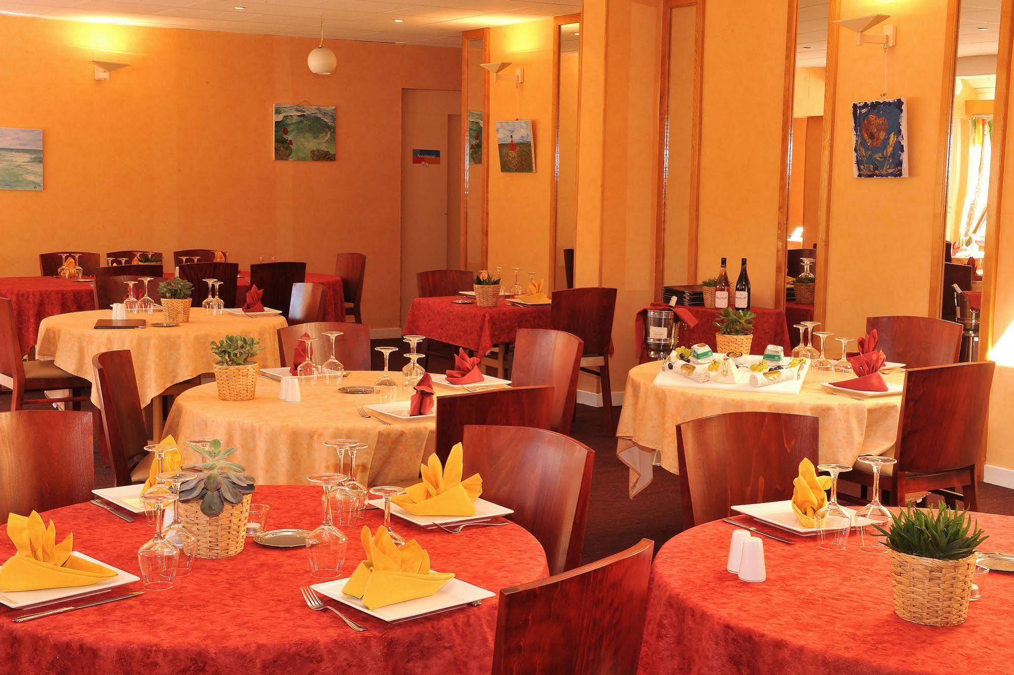 Logis Hotel Le Relais Du Moulin Valencay Ngoại thất bức ảnh